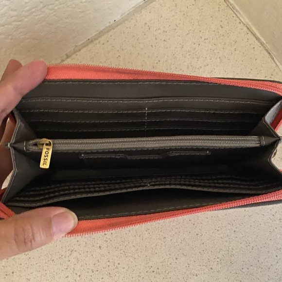 Fossil Wallet - Picture 3 of 4